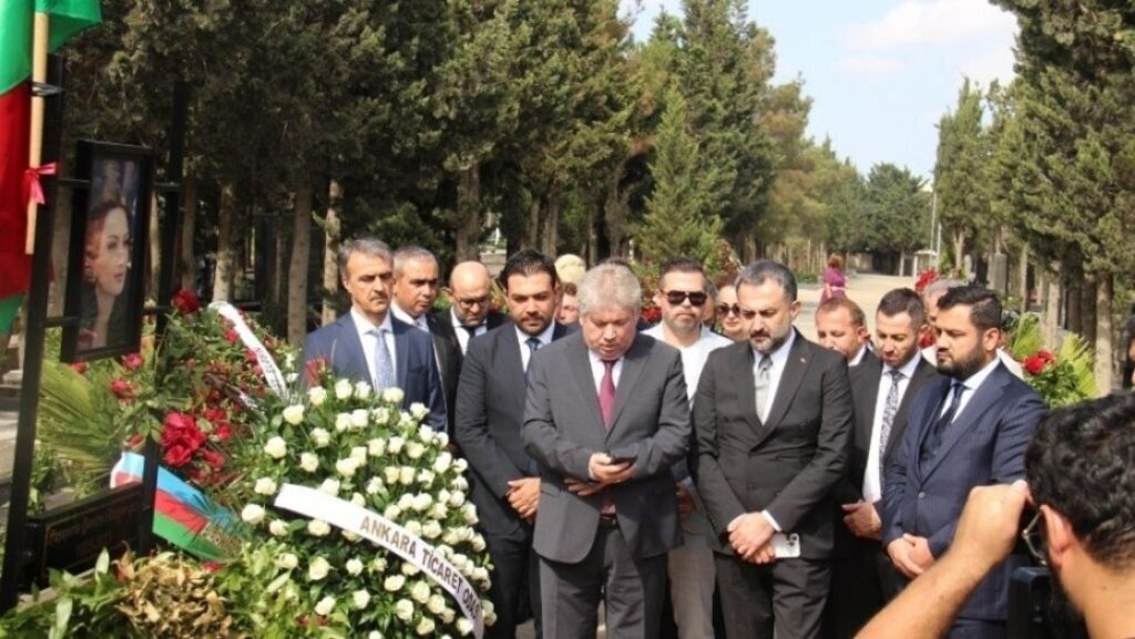 ATO heyetinden Paşayeva’nın kabrine duygulandıran ziyaret