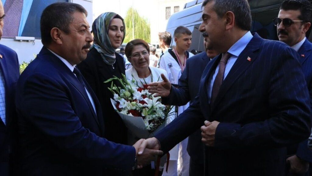 Milli Eğitim Bakanı Tekin’den Başkan Beyazgül’e Ziyaret