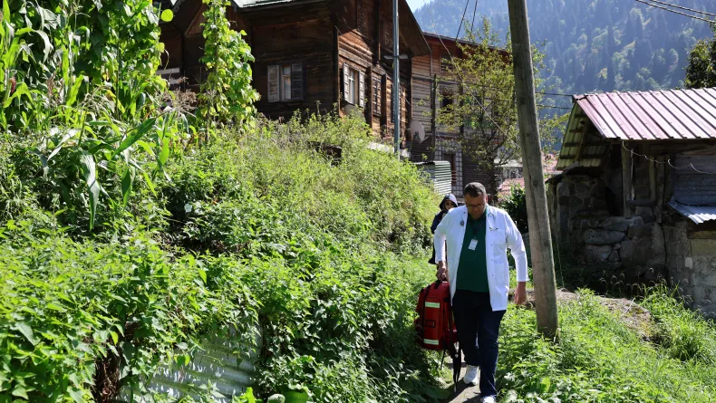 109 yaşındaki Sabriye Gündoğdu’ya yayla evinde muayene