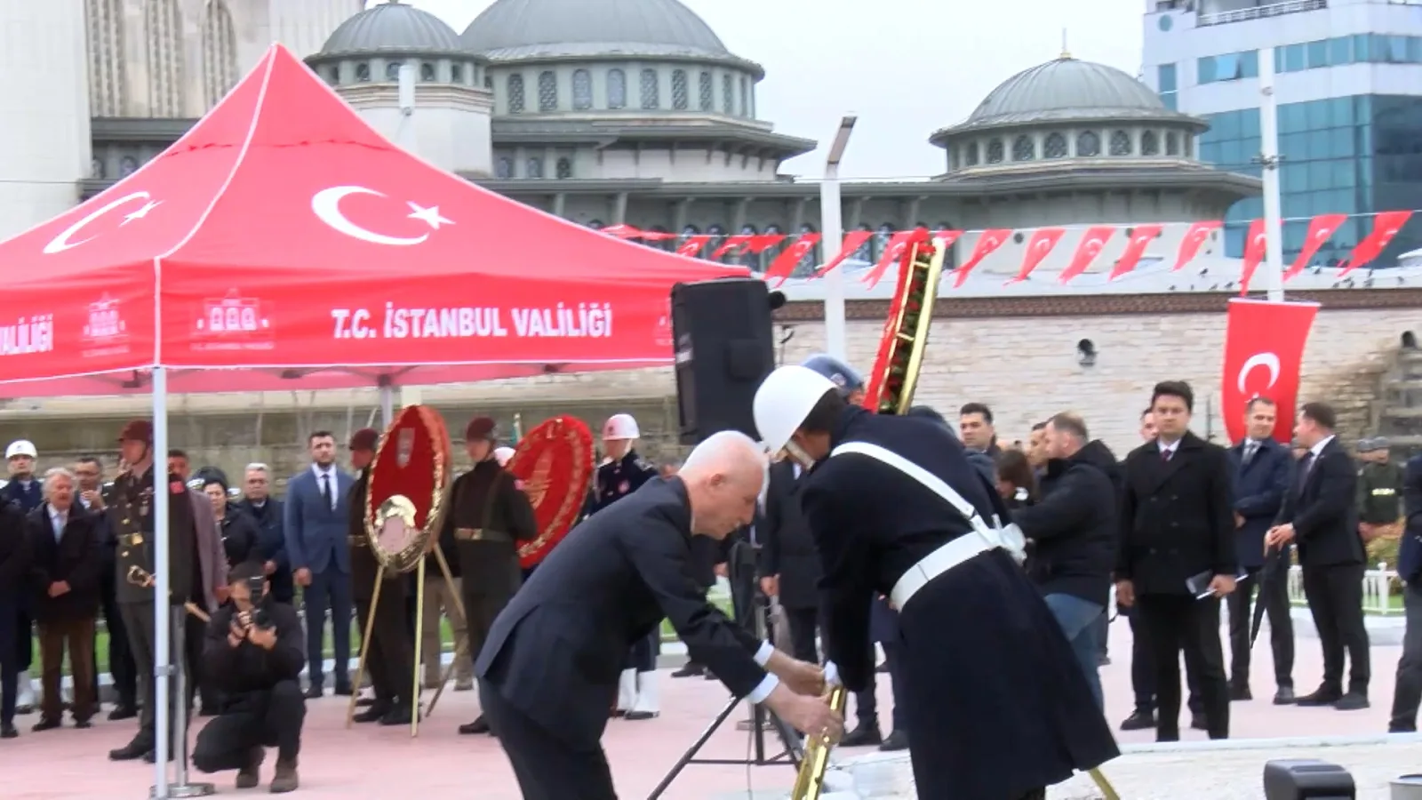 29 Ekim Cumhuriyet Bayramı öncesi Taksim'de tören düzenlendi
