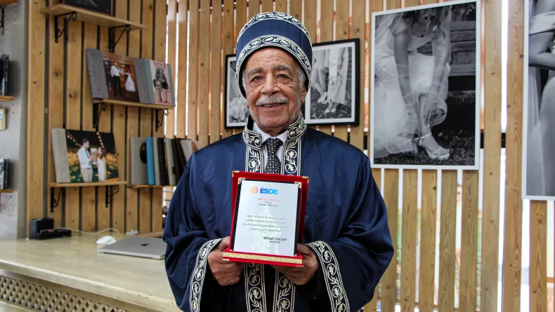 63 yıllık fotoğrafçı, Adana’da yılın ahisi seçildi