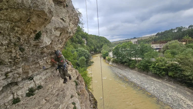 9 subay ve 1 astsubay Gürcistan’da dağcılık kursunu başarıyla tamamladı