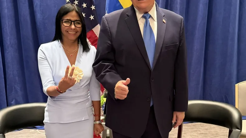 ABD Başkanı Trump ile Venezuela Geçici Devlet Başkanı Rodríguez bir araya geldi