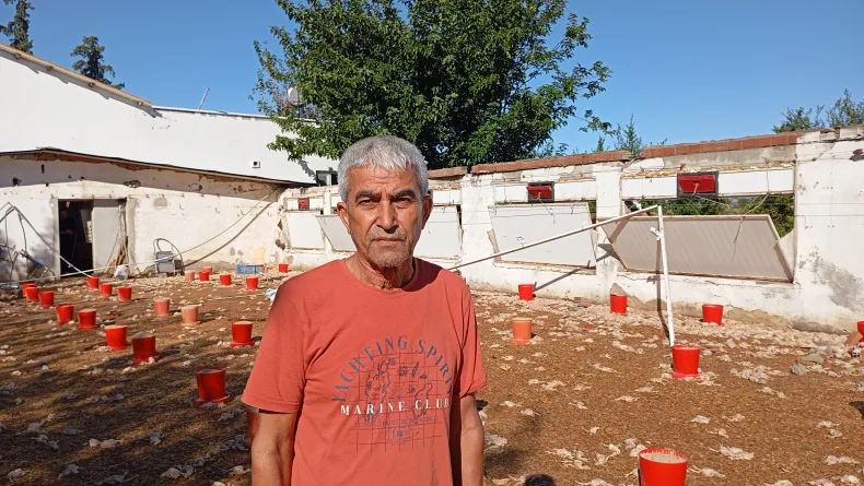 Adana'da hortumda zarar gören çiftliklerdeki 20 bin civciv öldü