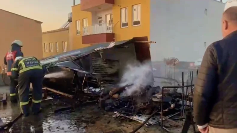 Adıyaman'da evin çatısında yangın