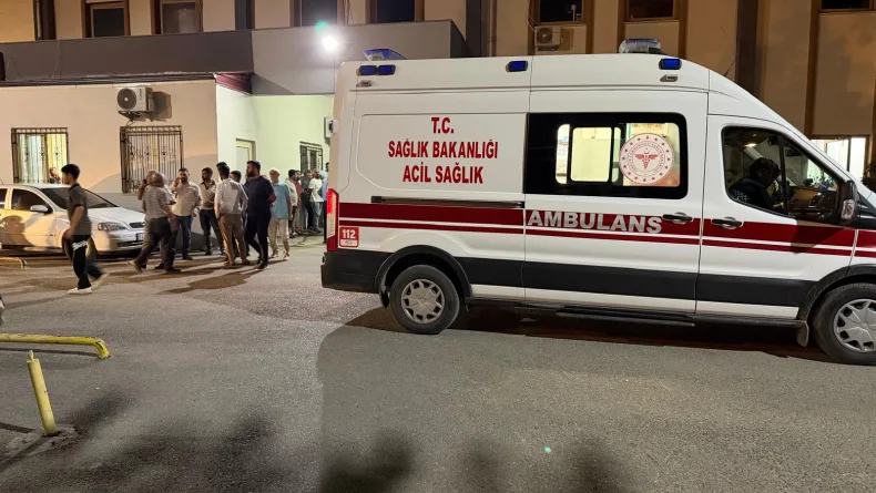 Adıyaman'da otomobil yayalara çarptı; 1’i ağır, 2 yaralı