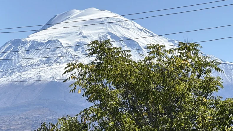 Ağrı Dağı beyaza büründü