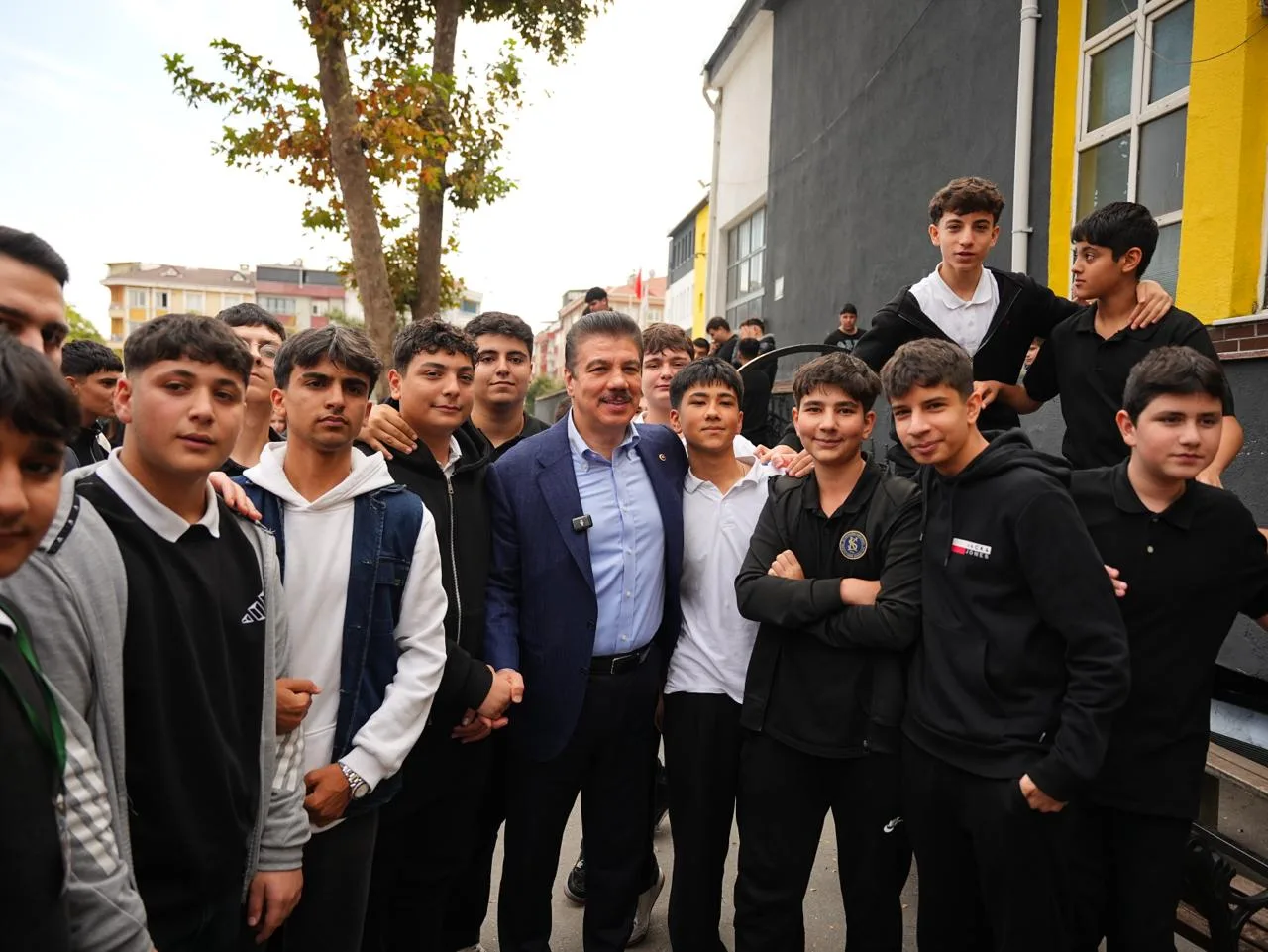 AK Parti İstanbul milletvekillerinden Ataşehir, Bahçelievler ve Sarıyer’e ziyaret