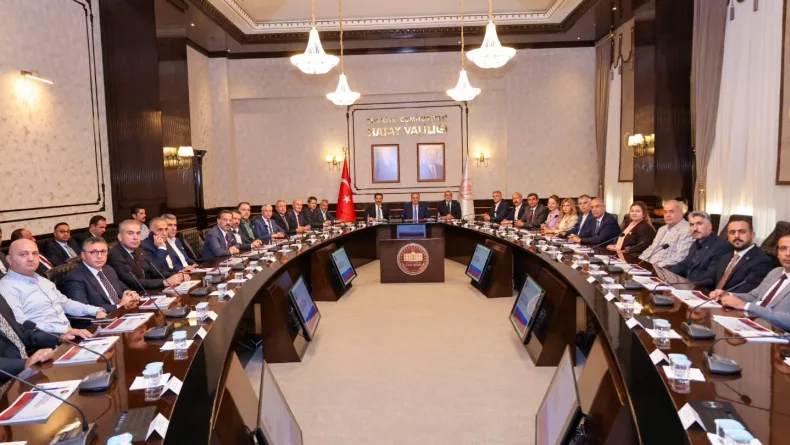 AK Parti'li Yazıcı, Hatay Valiliği'ni ziyaret etti