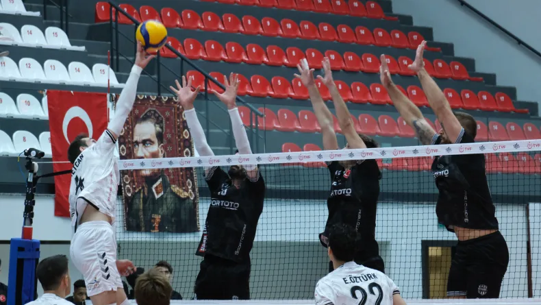Alanya Belediyespor- İstanbul Gençlik Spor: 3-0