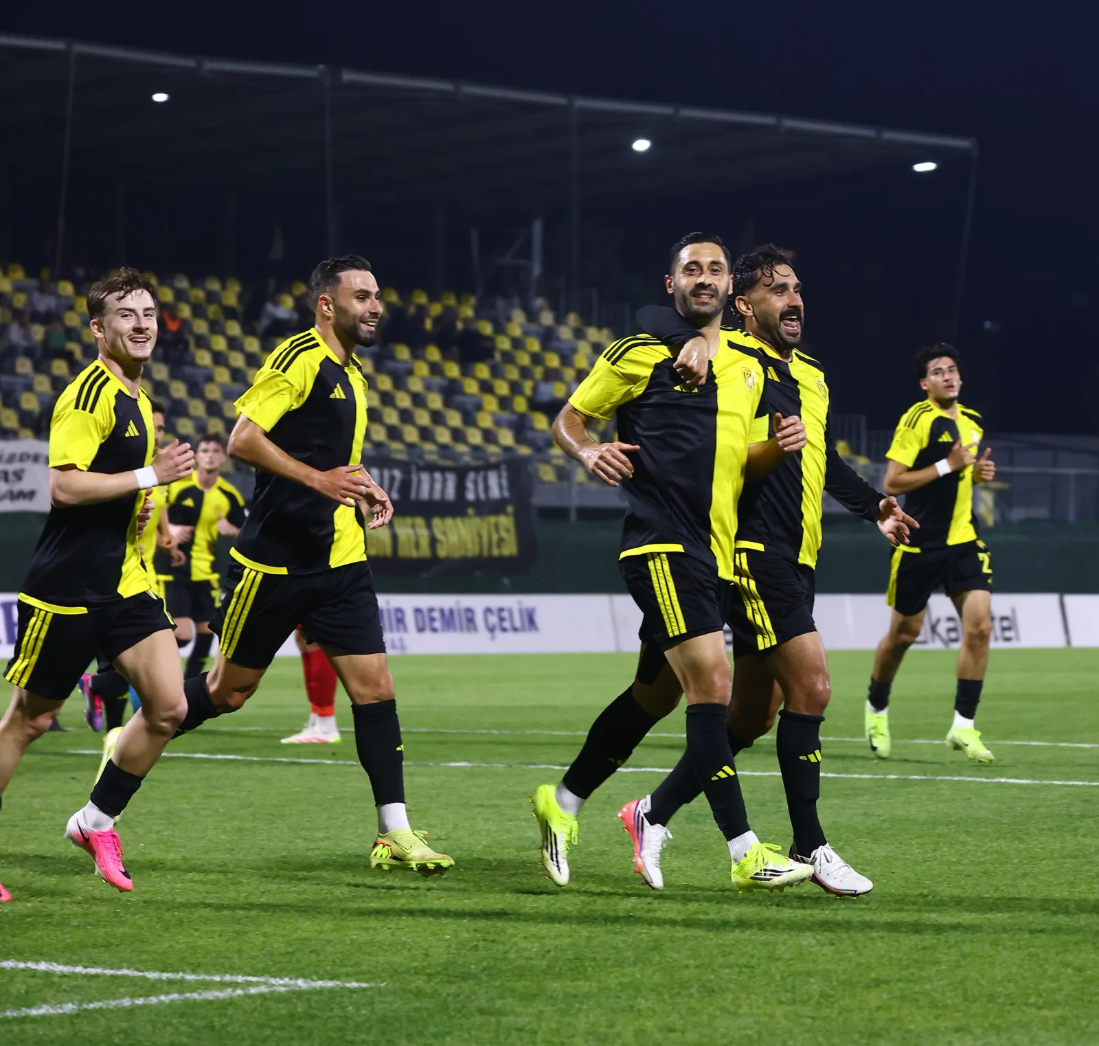 Aliağa FK 5'te 5'le zirvede