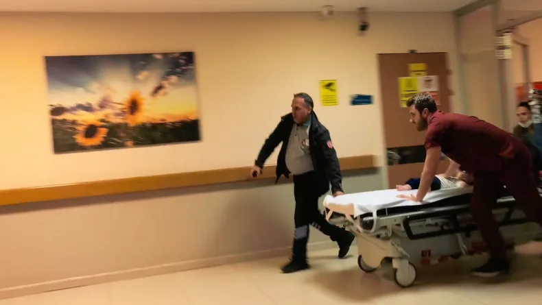 Alper bebeğin duran kalbi, sedye üzerindeki kalp masajıyla çalıştırıldı
