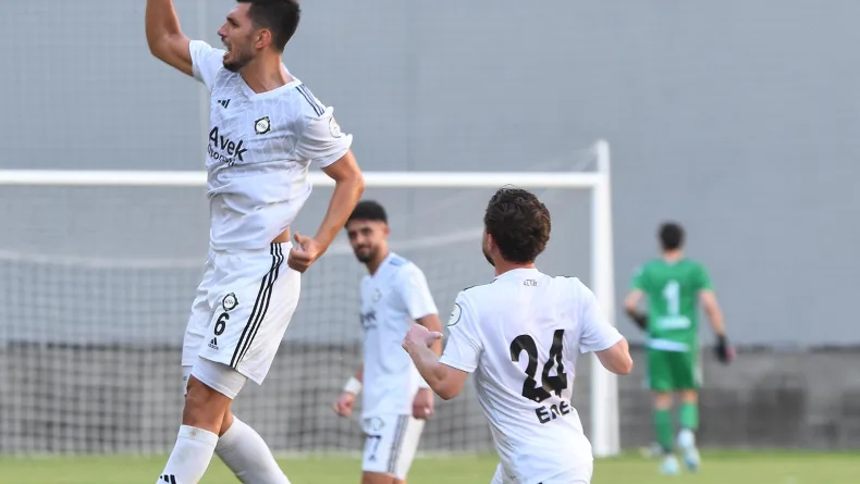 Altay'da Ceyhun Gülselam futbolu bıraktı