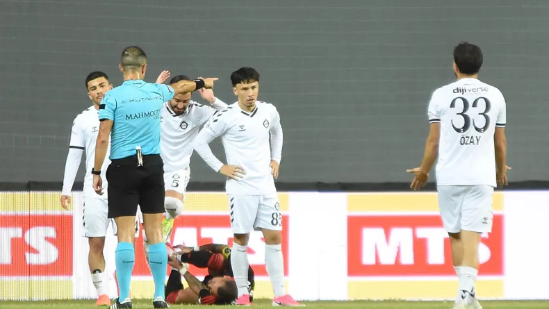 Altay evinde gülemedi