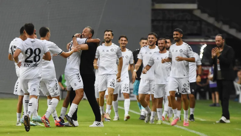 Altay kendini aştı