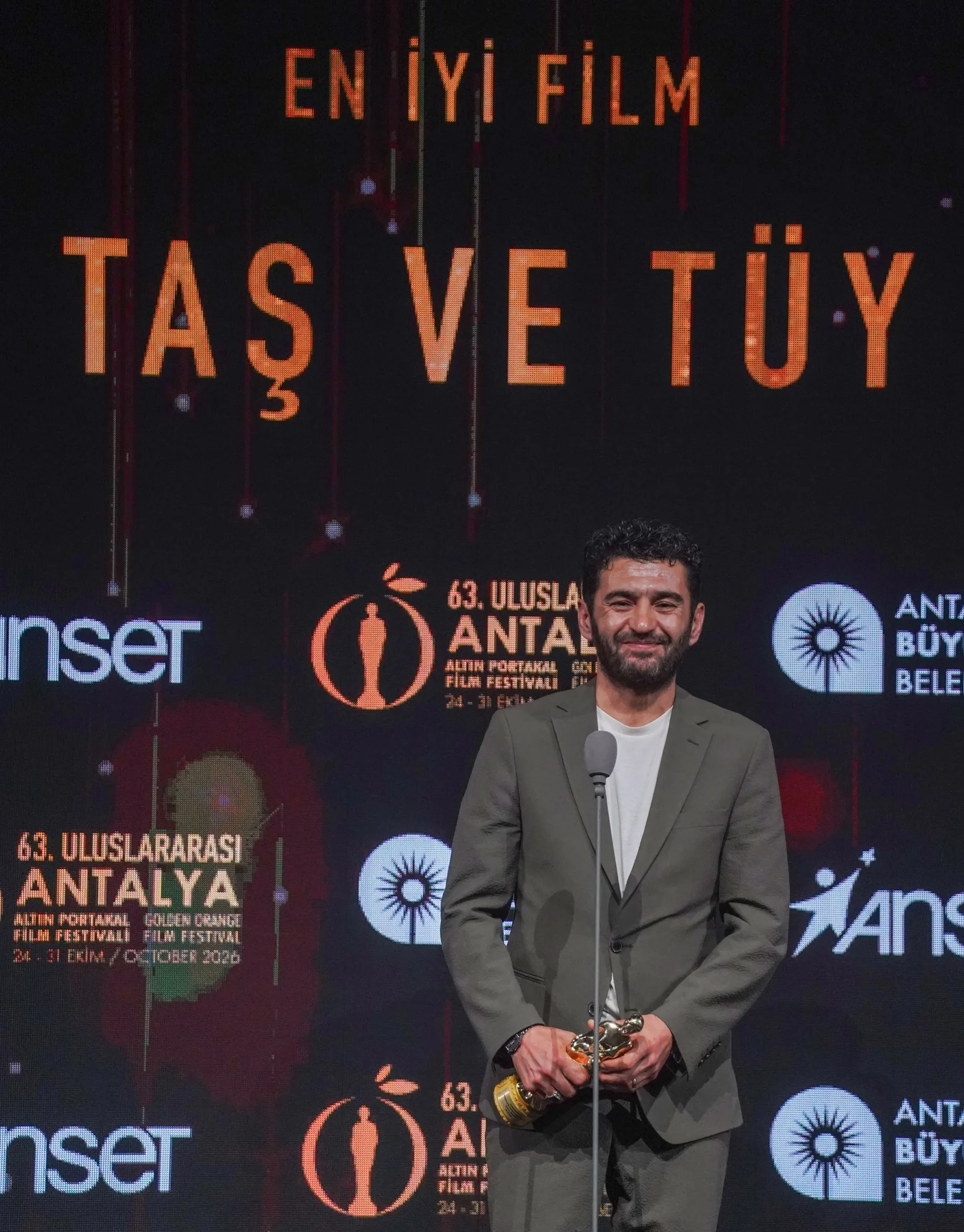 Altın Portakal'a 6 ödülle 'Taş ve Tüy' damgası