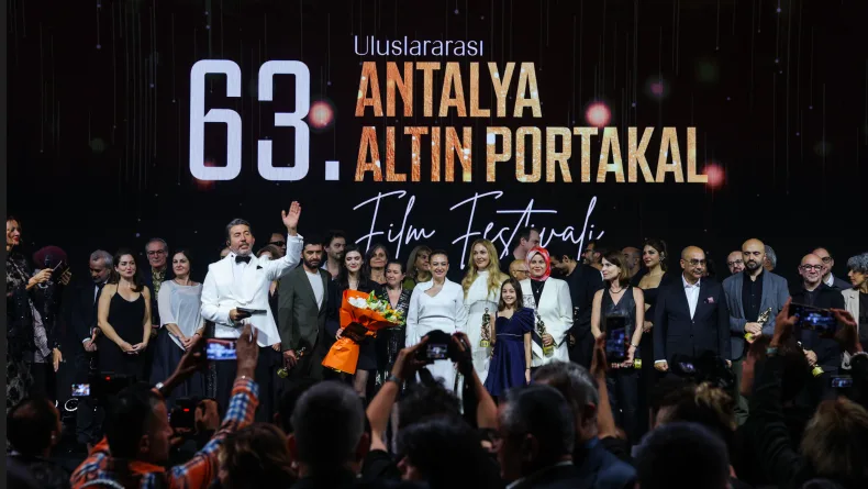 Altın Portakal'a 6 ödülle 'Taş ve Tüy' damgası