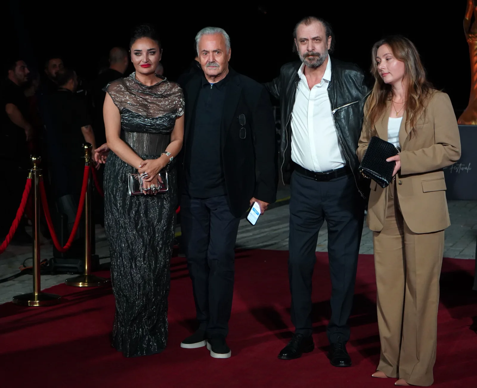 Altın Portakal'da kırmızı halı şıklığı