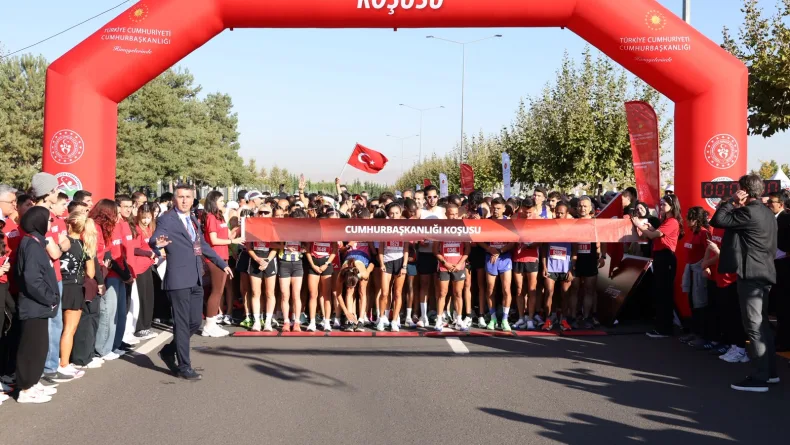 Ankara’da ‘Cumhurbaşkanlığı Yarı Maratonu’ coşkusu