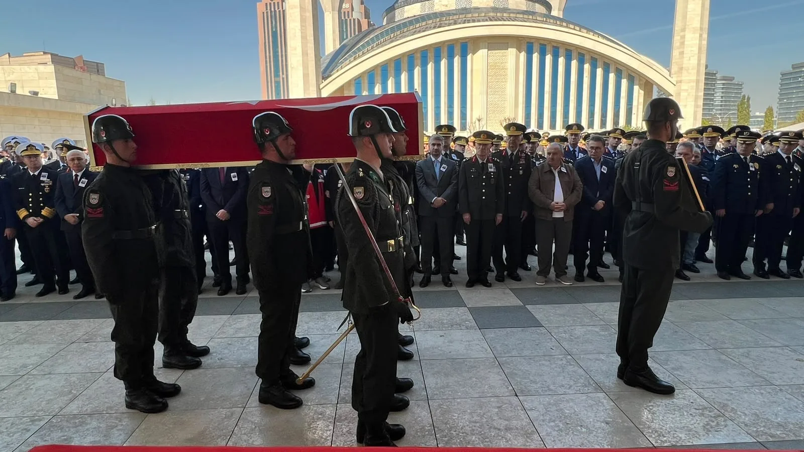 Ankara'da kazada şehit olan Albay Gökgöz, son yolculuğuna uğurlandı