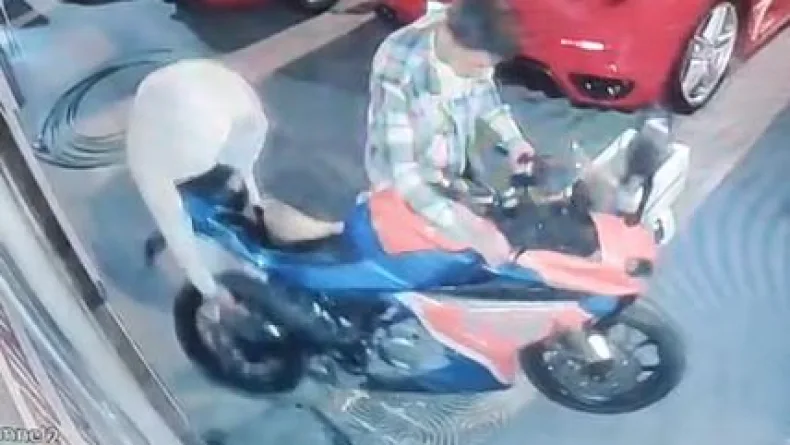 Ankara’da motosiklet hırsızlığı kamerada; 2 tutuklama