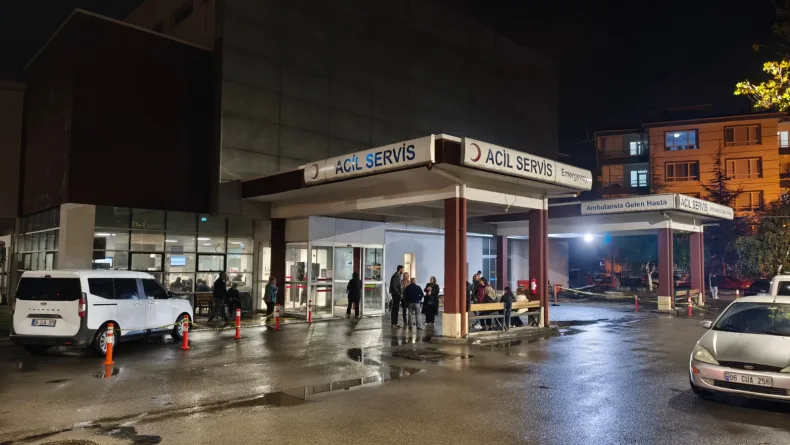 Ankara'da otomobil TIR'a arkadan çarptı: 1 ölü, 1 yaralı