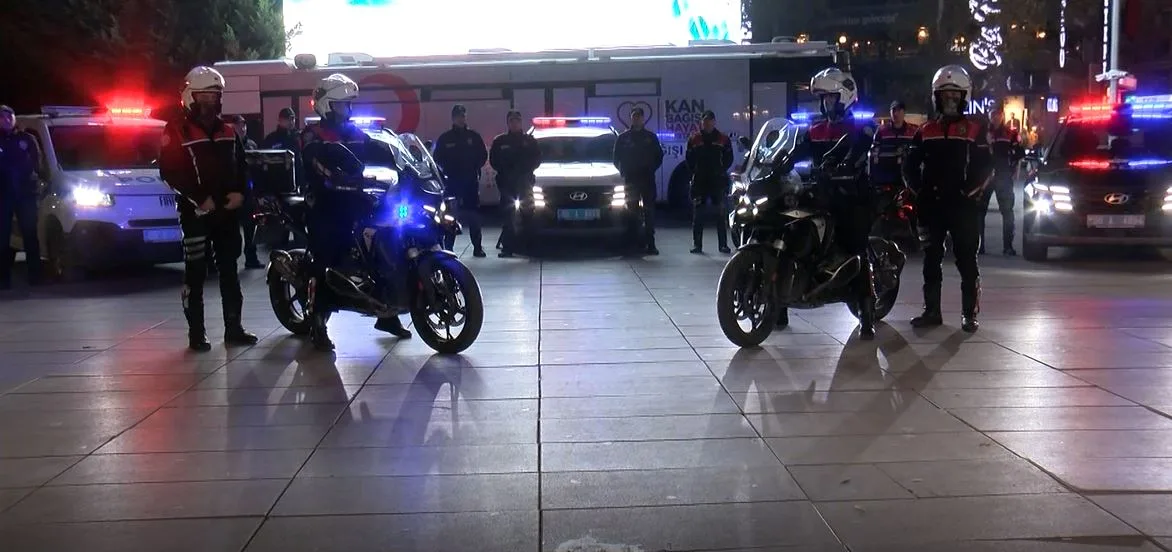Ankara'da TDT 13. Devlet ve Hükümet Başkanları Zirvesi kapsamında asayiş ve trafik denetimi yapıldı