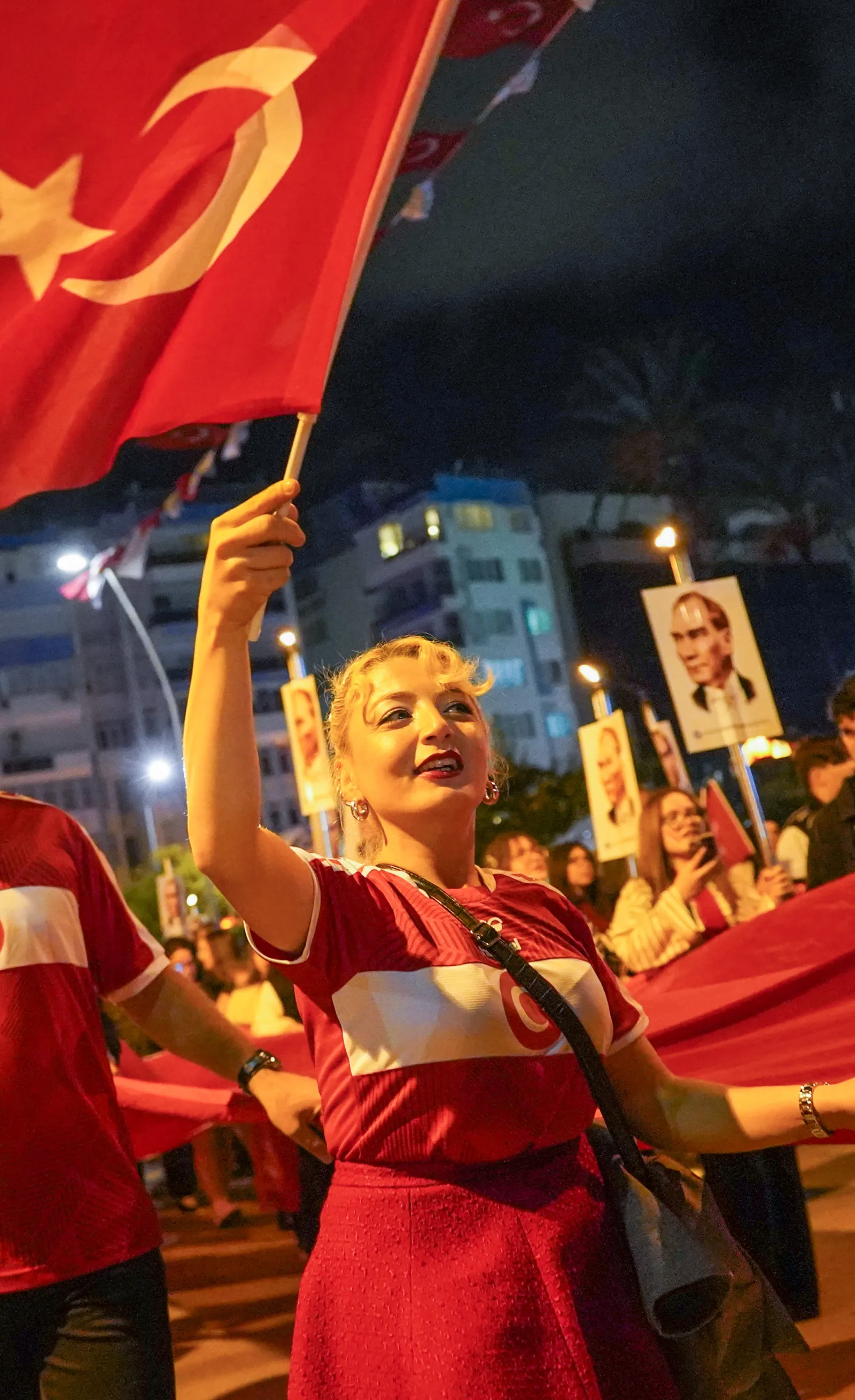 Antalya’da Fener Alayı ile Cumhuriyet coşkusu