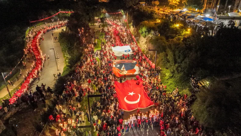 Antalya’da Fener Alayı ile Cumhuriyet coşkusu / Ek fotoğraflar