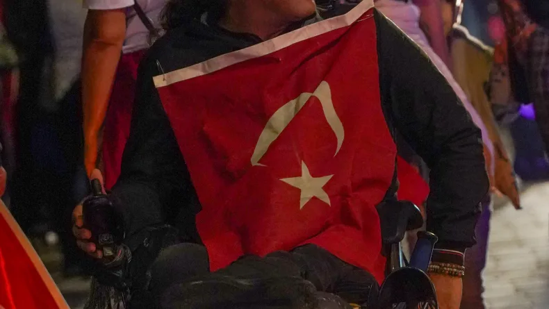 Antalya’da Fener Alayı ile Cumhuriyet coşkusu