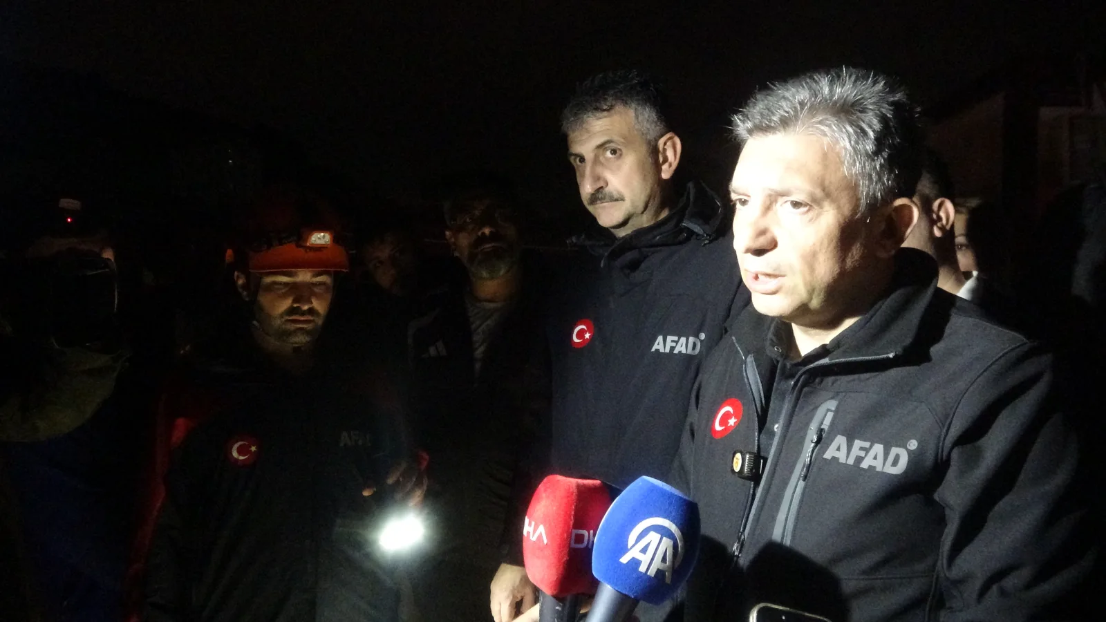 Antalya'da hortum konteynerleri parçaladı, kule vinci devirdi; 4 ölü, 1 yaralı
