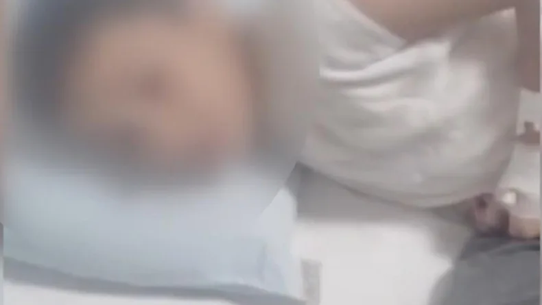 Arnavutköy’de arkadaşları tarafından kolonya dökülüp ateşe verilen 12 yaşındaki çocuk yaralandı