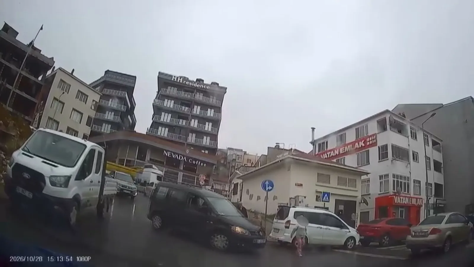 Arnavutköy'de hafif ticari aracın çarptığı çocuk yaralandı