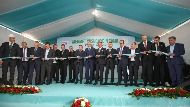 Arnavutköy’de Mehmet Yusuf Aydın Camisi, Bakan Işıkhan’ın katılımıyla ibadete açıldı