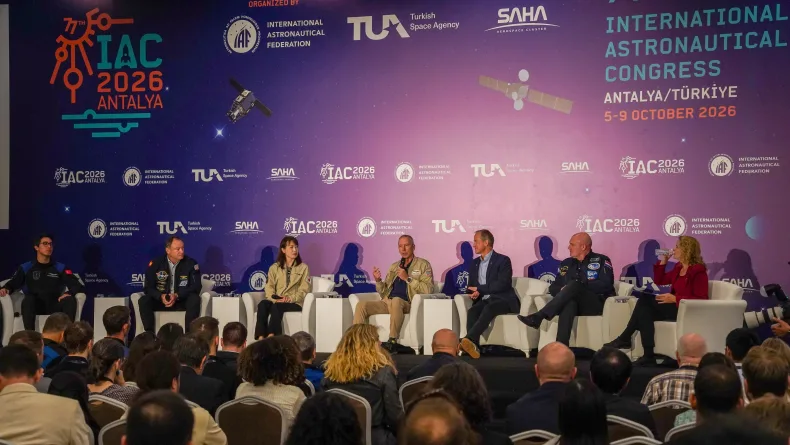 Astronotlar, uzay yolculuğunun risklerini anlattı