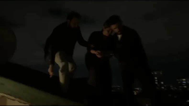 Ataşehir'de 17 yıl hapis cezasıyla aranan firari dubleks evin çatısında yakalandı