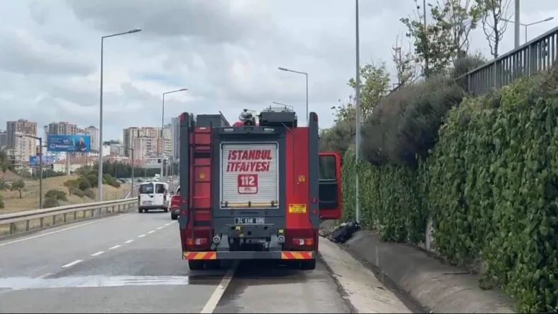 Ataşehir’de motosiklet aydınlatma direğine çarptı: 1 ağır yaralı