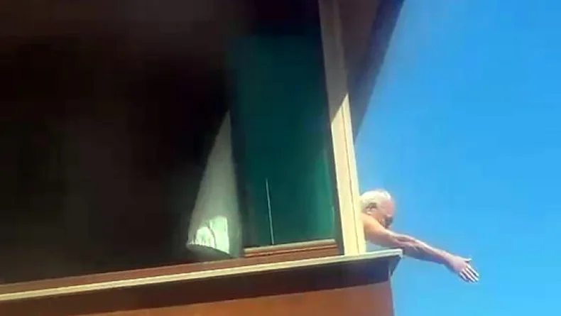Avcılar’da çatı katında çıkan yangın söndürüldü; 3 kişi dumandan etkilendi