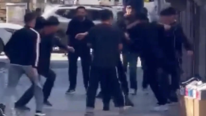Ayakkabı mağazasında kavga; 1 yaralı