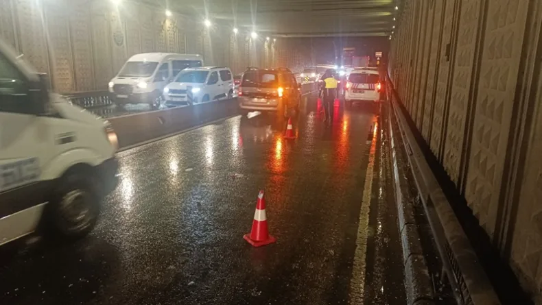 Bahçelievler Belediyesi ekiplerinin sağanak yağışa karşı mücadelesi sürüyor
