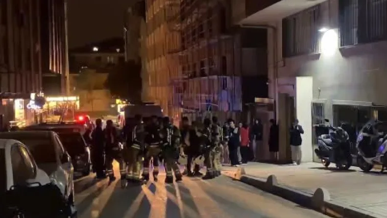 Bahçelievler'de 6 katlı otelde çıkan yangın söndürüldü