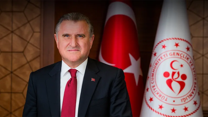 Bakan Bak: Gençlerimizin hayal gücüne güveniyoruz