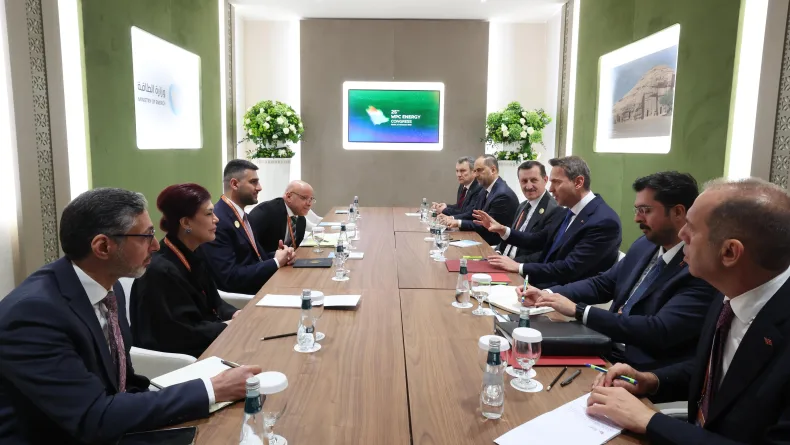 Bakan Bayraktar, Iraklı mevkidaşı Vahib ile görüştü