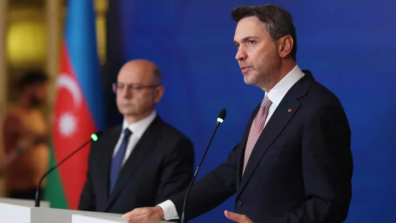 Bakan Bayraktar: Türkiye ve Azerbaycan üç önemli hatla dünyaya yeni şeyler öneriyor