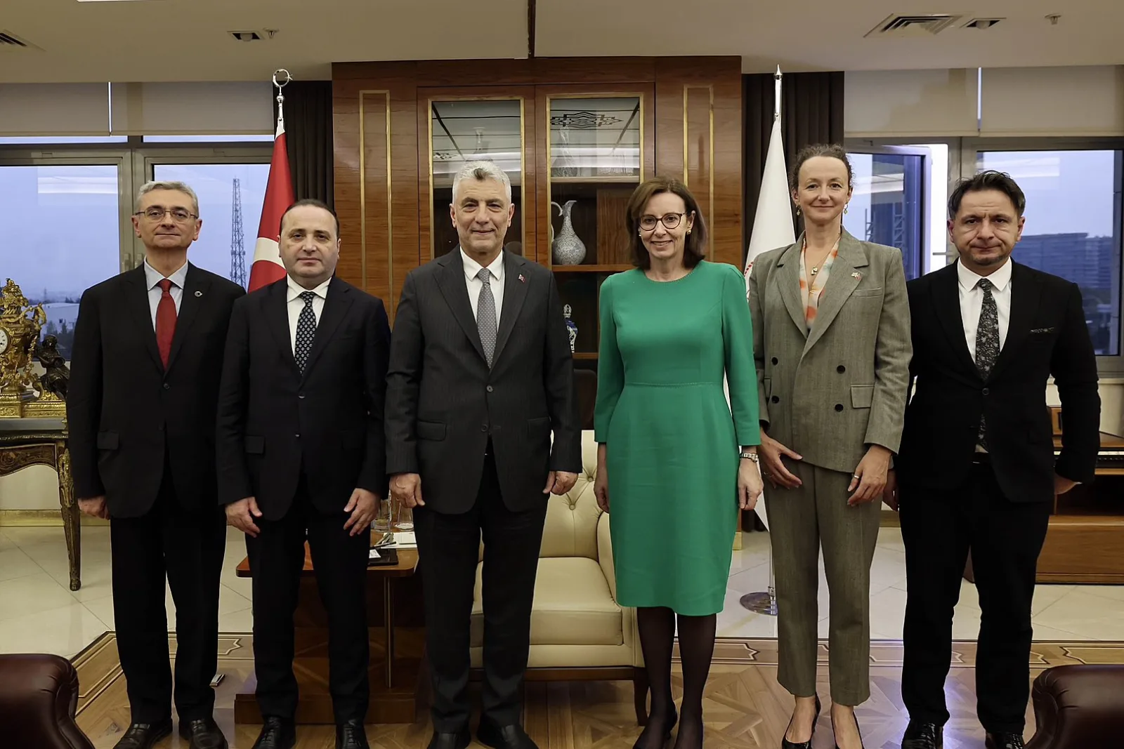Bakan Bolat, Birleşik Krallık’ın Ankara Büyükelçisi Anderson ile bir araya geldi