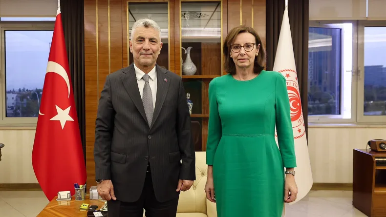 Bakan Bolat, Birleşik Krallık’ın Ankara Büyükelçisi Anderson ile bir araya geldi
