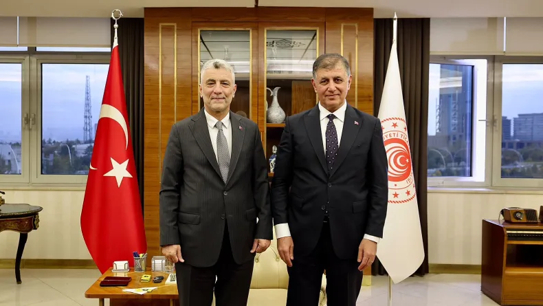 Bakan Bolat, İzmir Büyükşehir Belediye Başkanı Tugay ile görüştü
