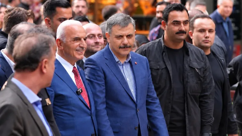 Bakan Çiftci, 'Türkiye Yüzyılı Buluşmaları' kapsamında Ümraniye’yi ziyaret etti