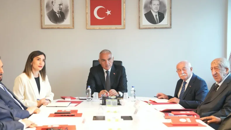 Bakan Ersoy, Alevi-Bektaşi Kültür ve Cemevi Başkanlığı'nın ilk toplantısına başkanlık etti