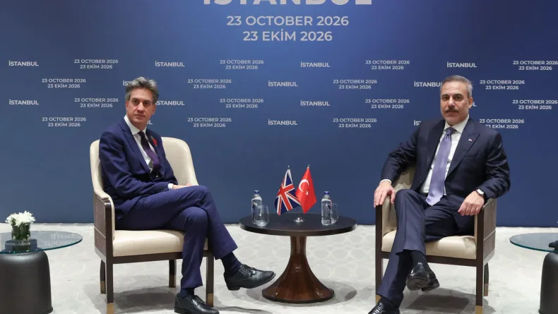 Bakan Fidan, Birleşik Krallık Dışişleri Bakanı Ed Miliband ile bir araya geldi